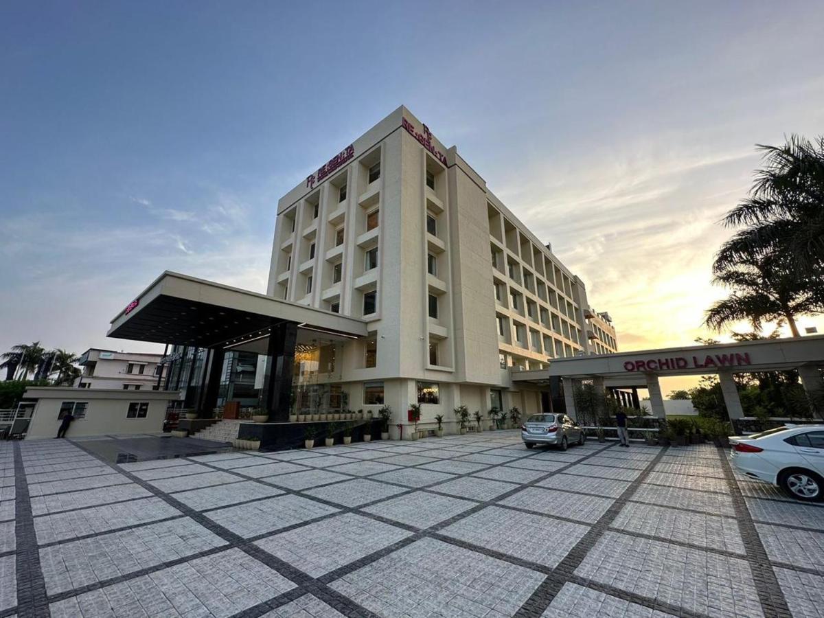 Regenta Dehradun By Royal Orchid Hotels Limited Exterior foto