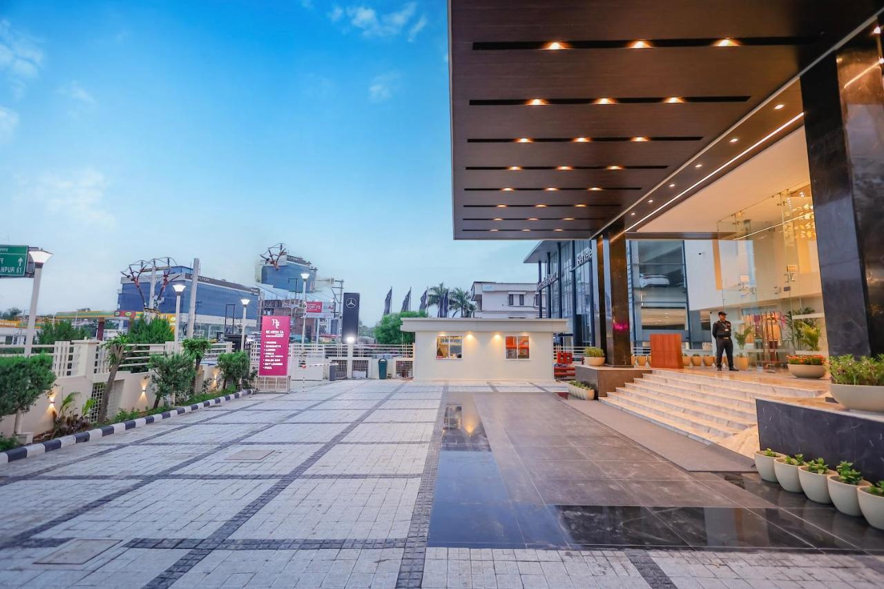 Regenta Dehradun By Royal Orchid Hotels Limited Exterior foto