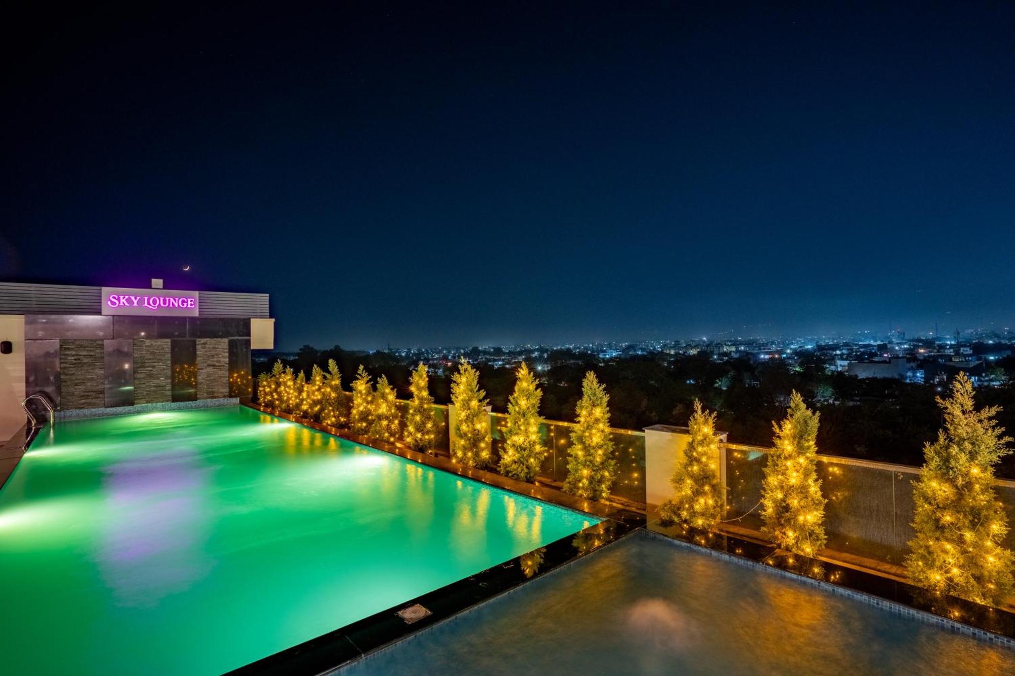 Regenta Dehradun By Royal Orchid Hotels Limited Exterior foto